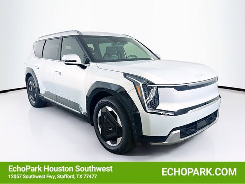 Used 2024 Kia EV9 Land AWD/4WD image 1
