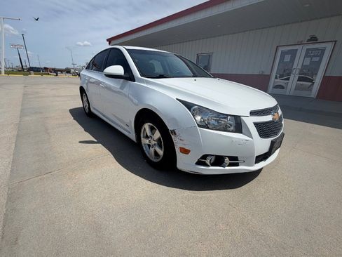 Used 2014 Chevrolet Cruze LT w/ RS Package FWD image 2