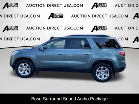 Used 2009 Saturn Outlook XR w/ Convenience Package FWD image 3