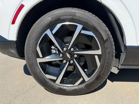 Used 2025 Chevrolet Equinox EV LT w/ LPO, Blackout Package image 12