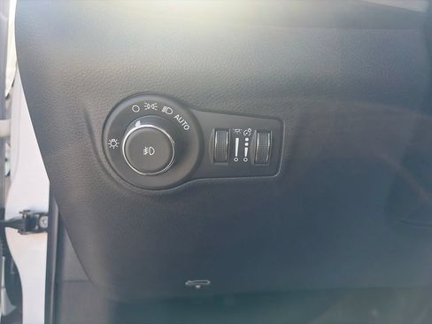 Used 2025 Jeep Compass Limited AWD/4WD image 28