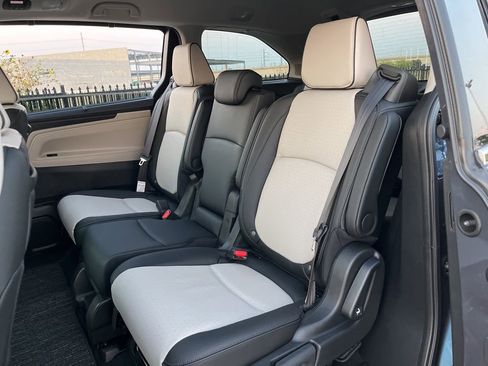 Certified 2026 Honda Odyssey Elite image 14