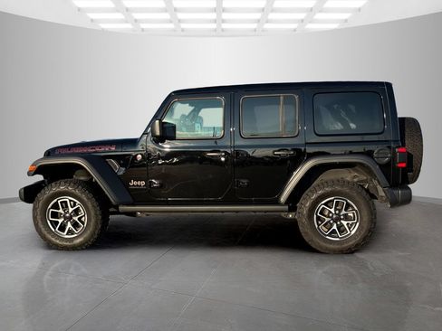 Used 2025 Jeep Wrangler Unlimited Rubicon w/ Convenience Group AWD/4WD image 7