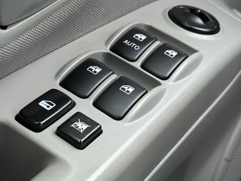 Used 2009 Kia Sorento LX RWD image 18