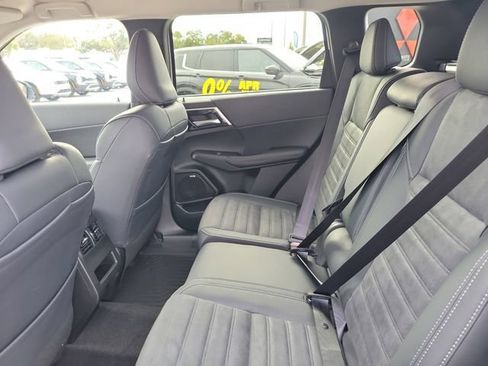 New 2026 Mitsubishi Outlander SE FWD image 13
