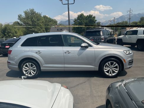 Used 2017 Audi Q7 3.0T Premium Plus AWD/4WD image 4