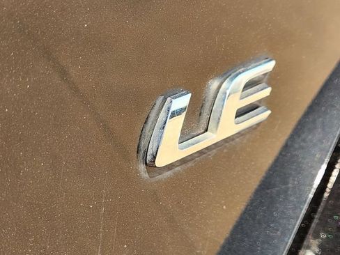 Used 2017 Toyota Corolla LE FWD image 7