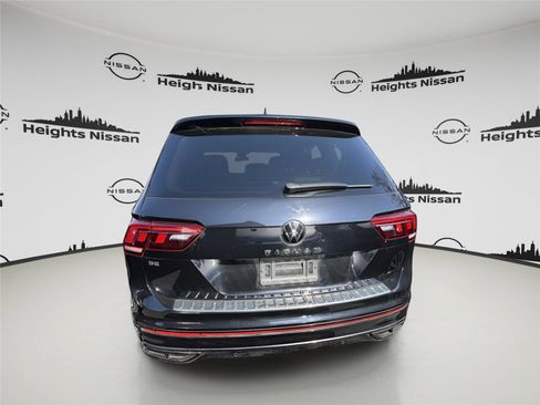 Used 2022 Volkswagen Tiguan SE R-Line image 3