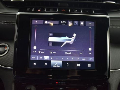 New 2025 Jeep Grand Cherokee Laredo X w/ Trailer Tow Package image 21