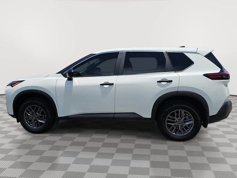 Used 2023 Nissan Rogue S AWD/4WD image 5
