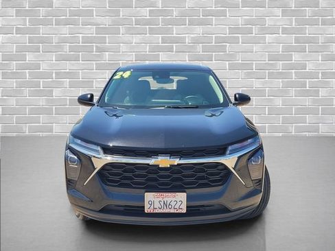 Certified 2024 Chevrolet Trax LS w/ LS Convenience Package FWD image 2