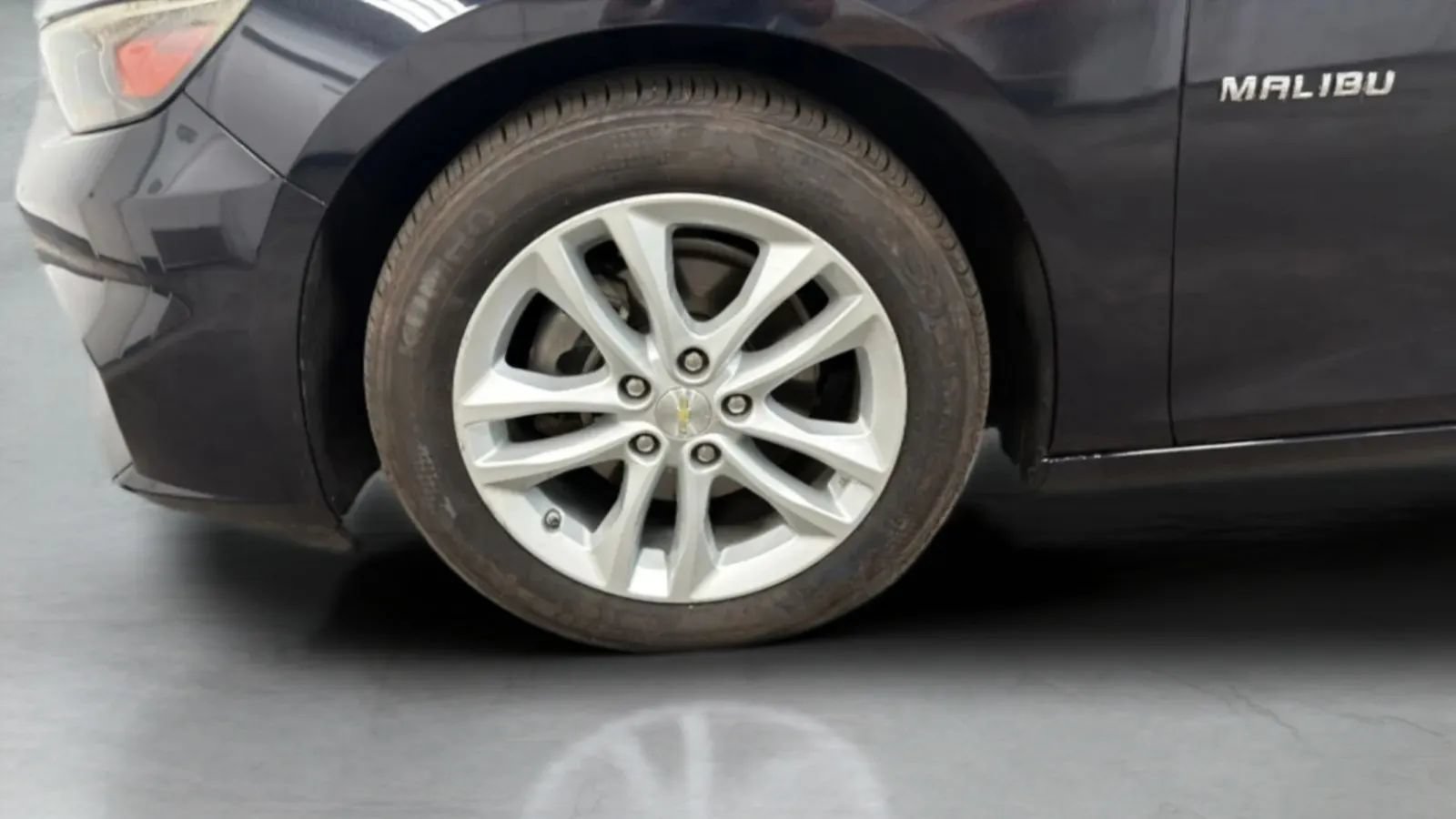 Used 2018 Chevrolet Malibu LT FWD image 29
