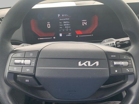 Used 2025 Kia K4 FWD image 11