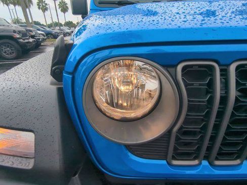 Certified 2025 Jeep Wrangler Unlimited Sport AWD/4WD image 10
