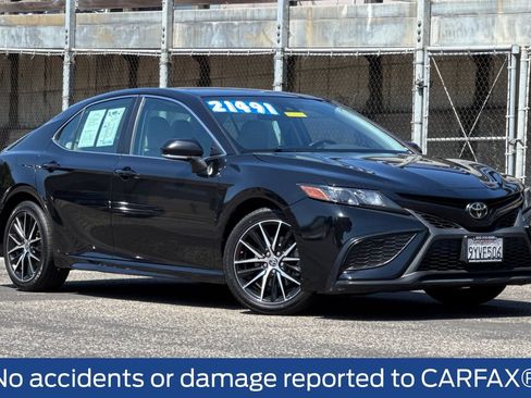 Used 2022 Toyota Camry SE FWD image 2