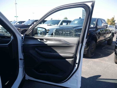 New 2025 Jeep Grand Cherokee Laredo X w/ Luxury Tech Group I image 20