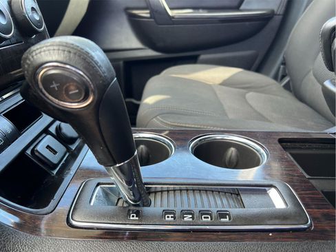 Used 2017 Chevrolet Traverse LT w/ Style and Technology Package FWD image 31