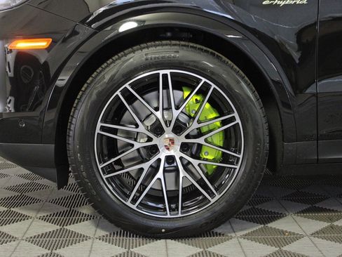 New 2026 Porsche Cayenne E-Hybrid Coupe image 40