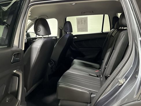 Used 2023 Volkswagen Tiguan SE image 22