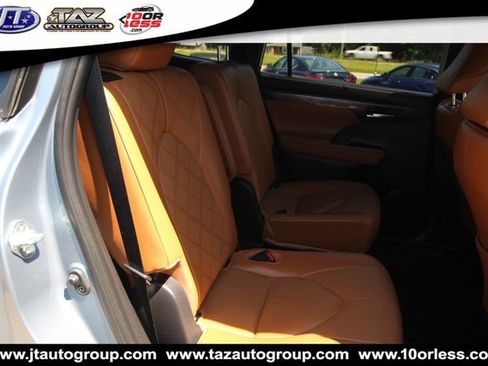 Used 2021 Toyota Highlander Platinum AWD/4WD image 19