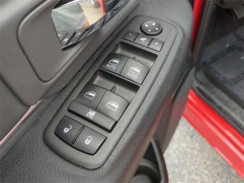 Used 2024 RAM 1500 Classic SLT image 20