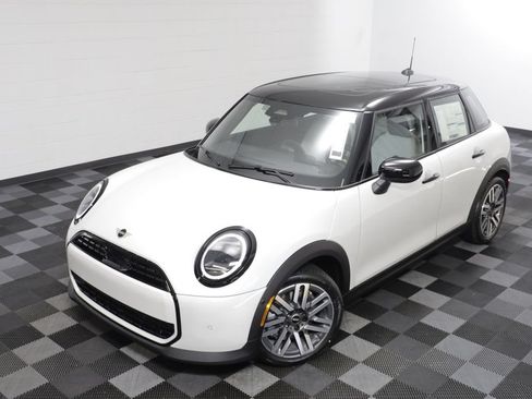 New 2026 MINI Cooper 4-Door Hardtop FWD image 2