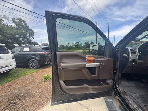 Used 2018 Ford F150 King Ranch w/ Equipment Group 601A Luxury AWD/4WD image 31