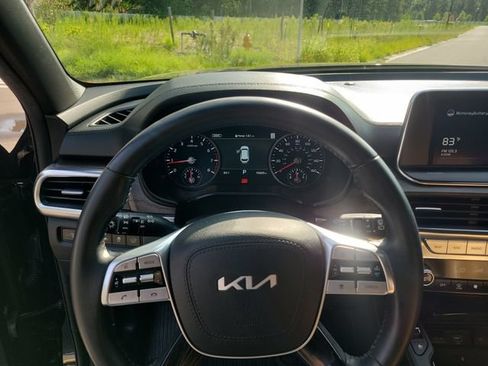 Used 2022 Kia Telluride SX w/ Towing Package FWD image 26