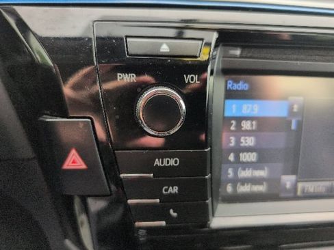 Used 2015 Toyota Corolla S FWD image 19