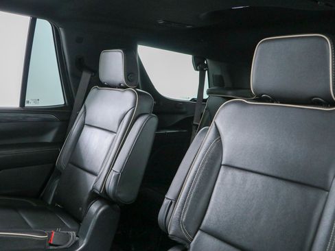 Used 2022 GMC Yukon SLT w/ SLT Premium Package AWD/4WD image 28
