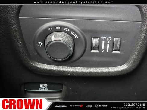 Used 2024 Jeep Grand Cherokee L Laredo AWD/4WD image 36