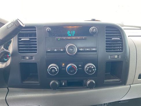 Used 2013 Chevrolet Silverado 2500 W/T image 18