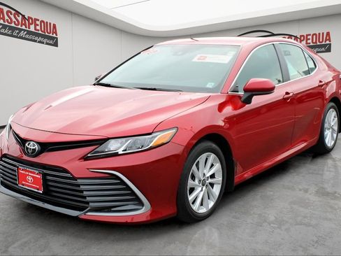 Used 2023 Toyota Camry LE image 1