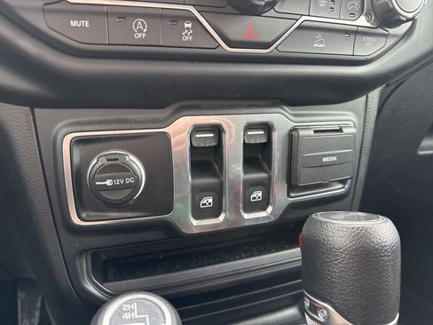 Used 2023 Jeep Wrangler Sport S image 18