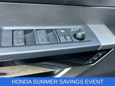 Used 2025 Toyota Tundra Limited AWD/4WD image 19