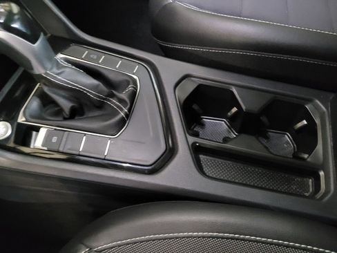 Used 2023 Volkswagen Taos SE w/ Panoramic Sunroof Package FWD image 26