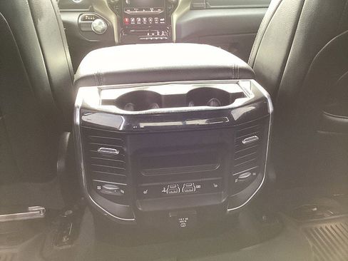 Used 2019 RAM 1500 Laramie image 18