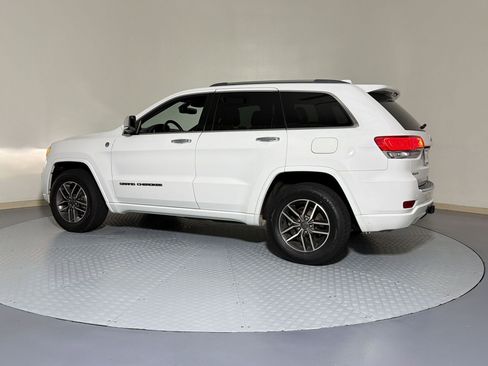 Used 2020 Jeep Grand Cherokee Overland AWD/4WD image 3