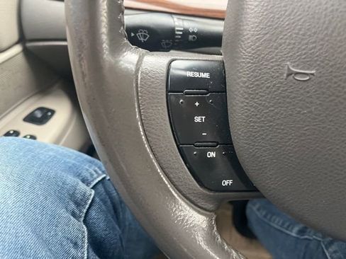 Used 2008 Ford Crown Victoria LX image 20