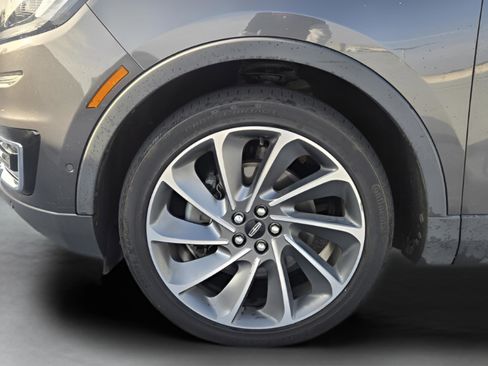 Used 2020 Lincoln Nautilus Reserve w/ Equipment Group 202A image 17