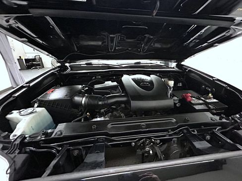 Used 2020 Toyota Tacoma SR5 AWD/4WD image 23