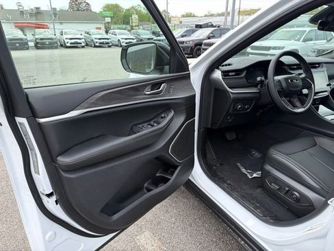 New 2026 Jeep Grand Cherokee L Limited AWD/4WD image 12