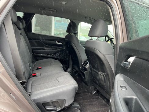 Used 2019 Hyundai Santa Fe SEL FWD image 15