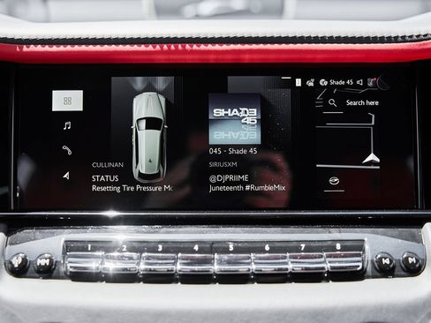 Used 2026 Rolls-Royce Cullinan AWD/4WD image 83