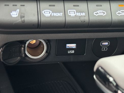 Certified 2025 Hyundai Elantra SEL w/ Cargo Package image 32