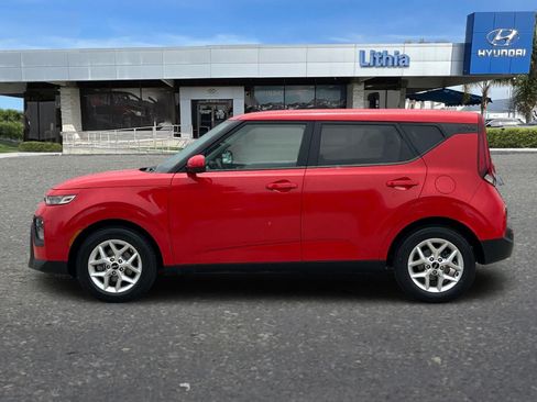 Used 2022 Kia Soul LX w/ Technology Package FWD image 6