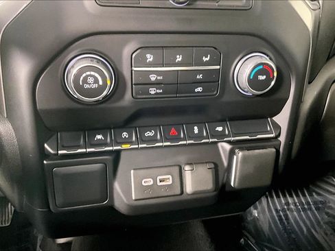 Used 2022 Chevrolet Silverado 1500 Custom image 32