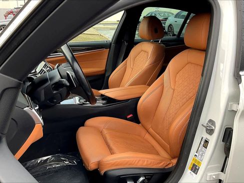 Used 2021 BMW 530e xDrive image 28