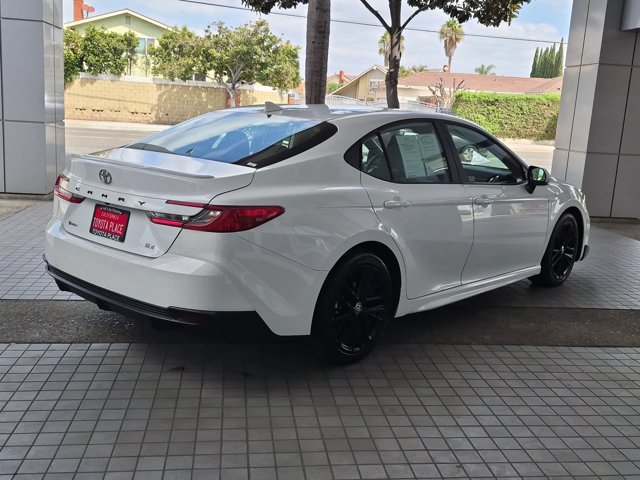 Used 2025 Toyota Camry SE FWD image 8