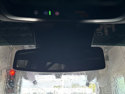 Used 2024 Chevrolet Suburban LT w/ Luxury Package image 26